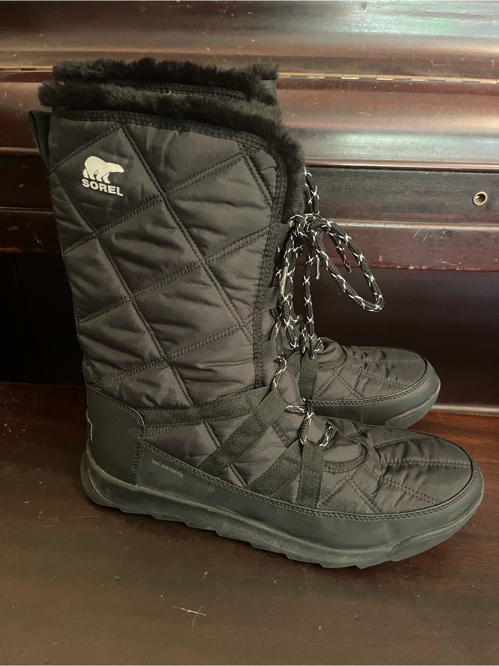 Sorel Women's Black Quilted Lace-Up Winter Boots with Faux-Fur Trim